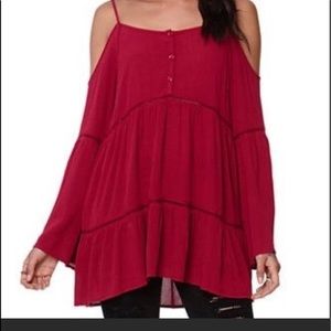 KENDAL & KYLIE BURGUNDY TOP